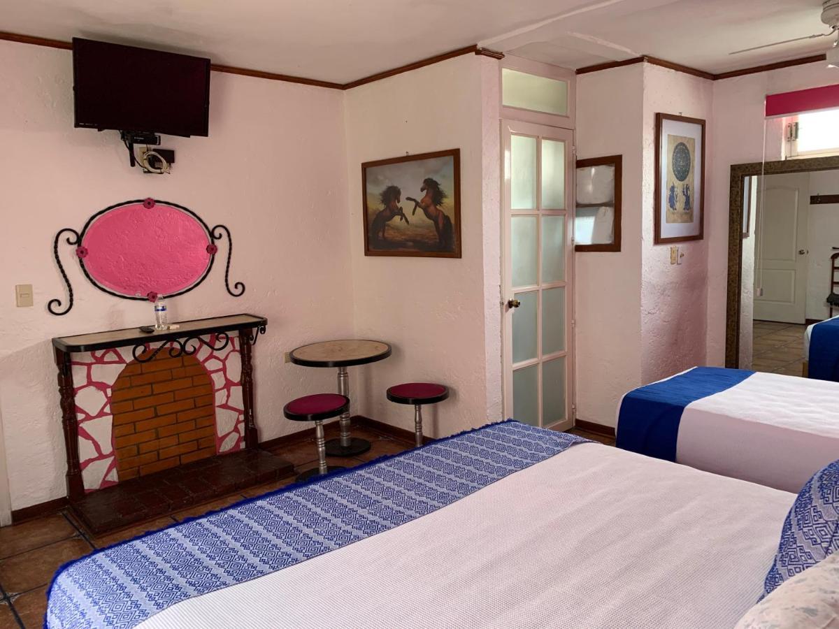 Hotel Meson Yollotl *