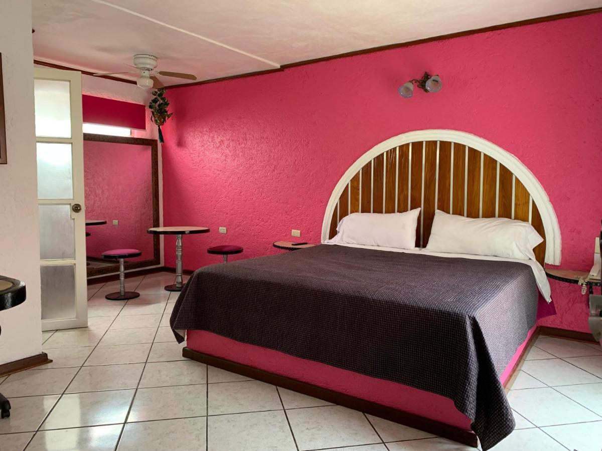 Hotel Meson Yollotl *
